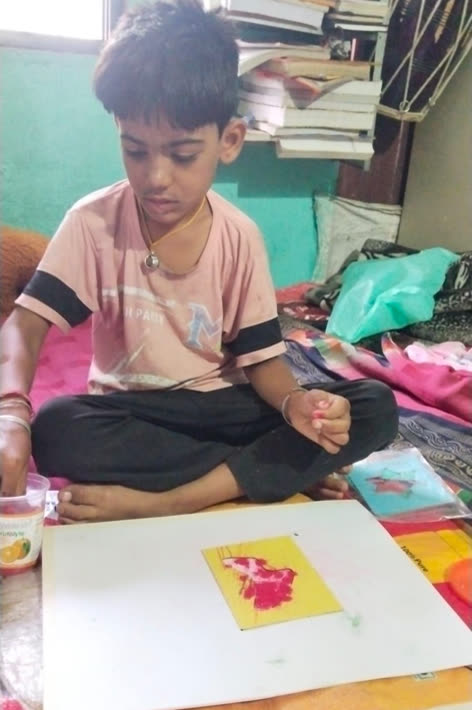 आरव UnBox Care activity कर रहा/रही है